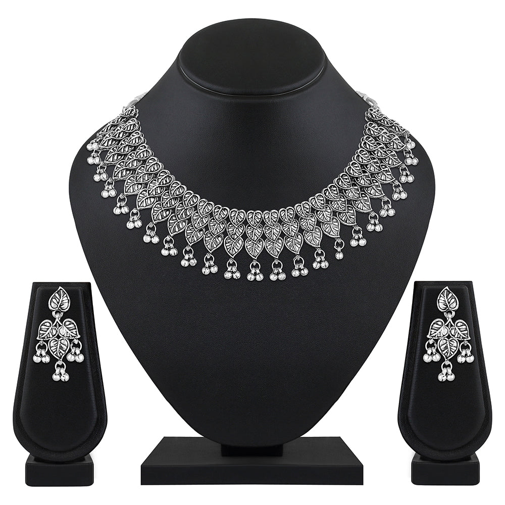 JewelMaze Oxidised Plated Choker Necklace Set