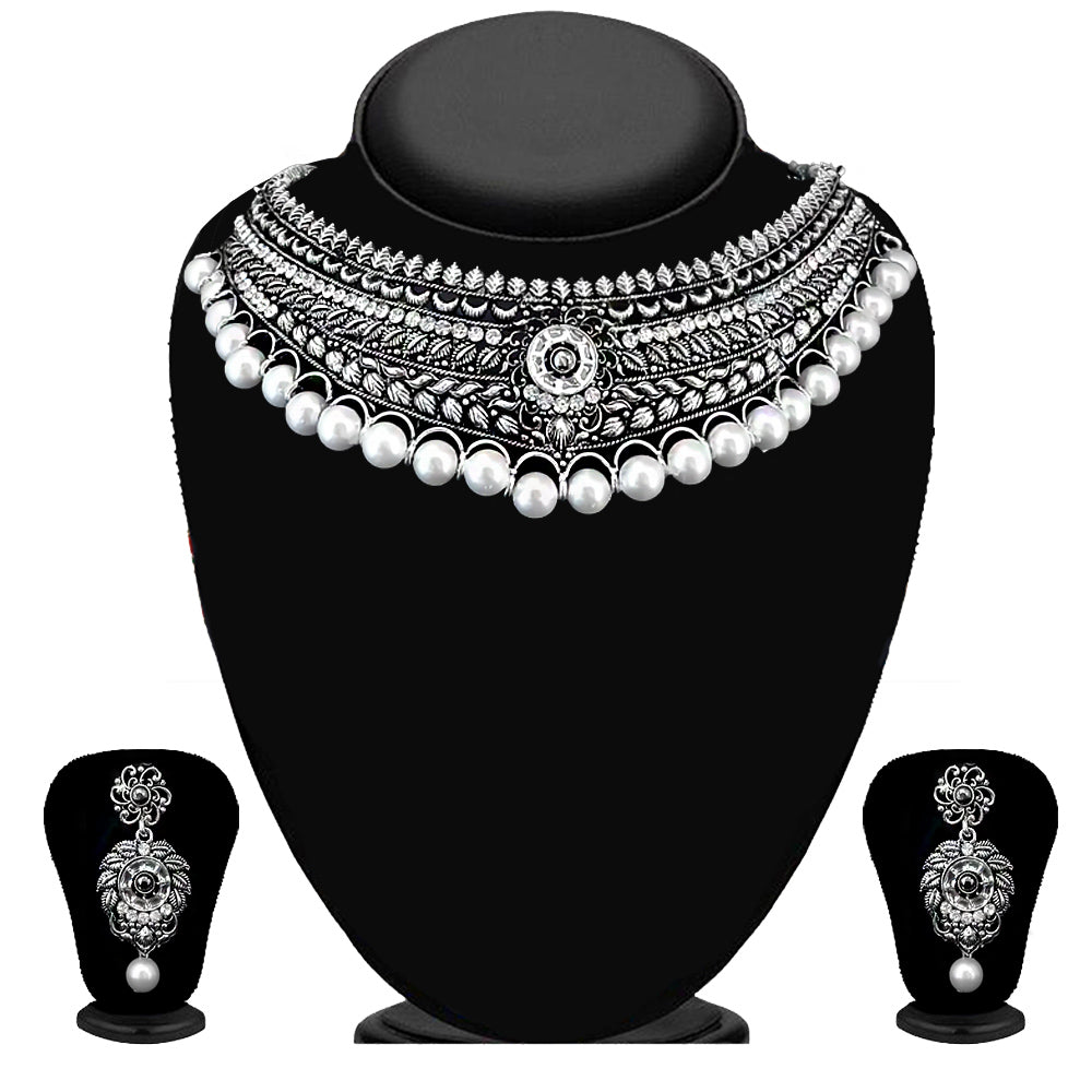 Black and white on sale pearl necklace set