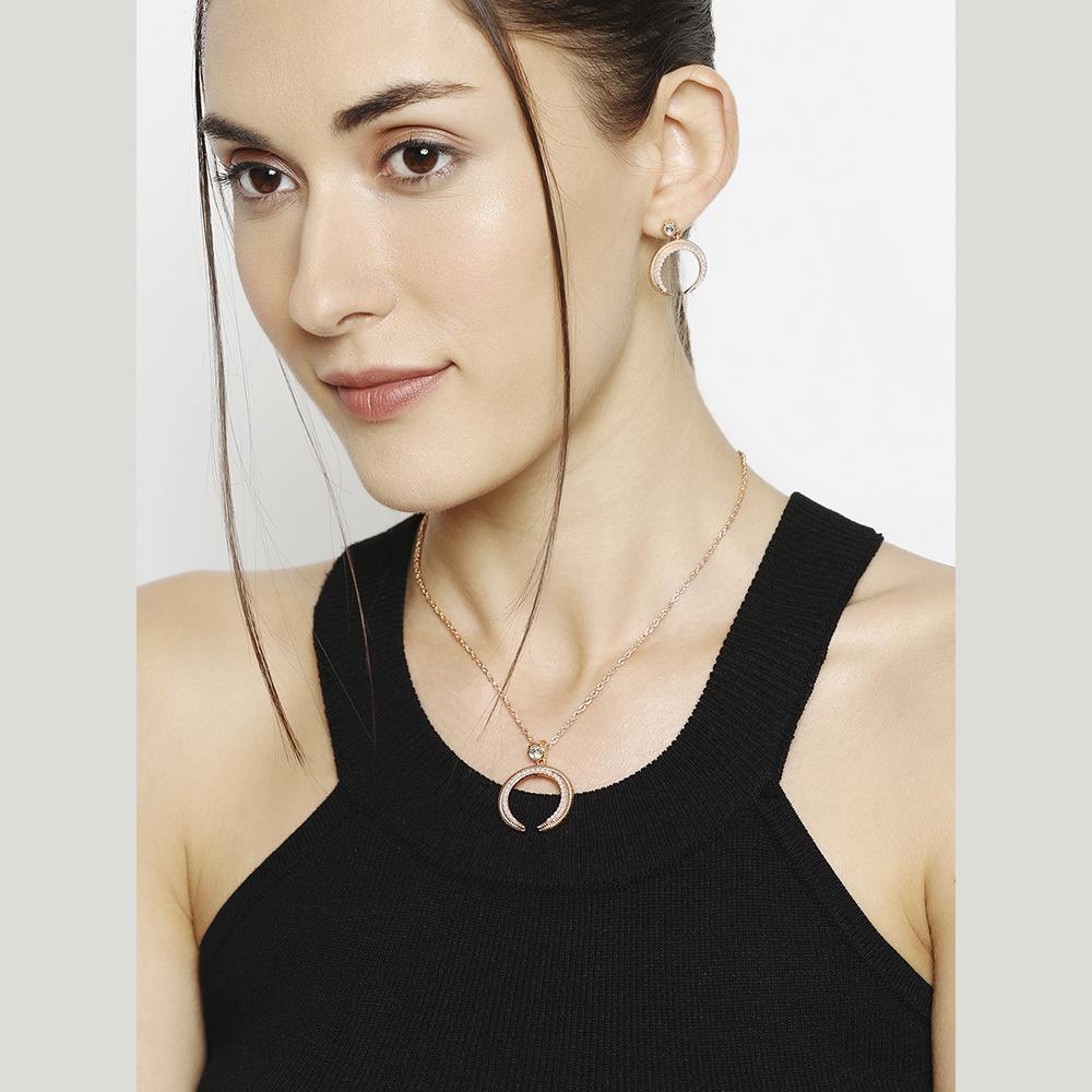 Pendant artificial store