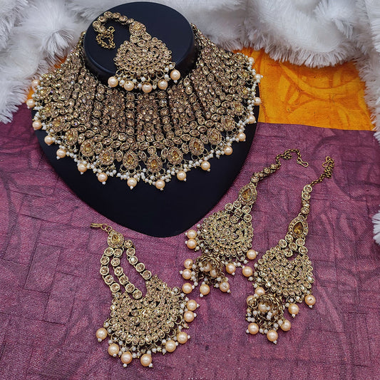 JewelMaze Gold Plated Crystal Stone And Pearls Choker Necklace Set