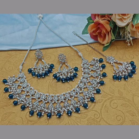 JewelMaze Silver Plated Crystal Stone And Pearls Necklace Set