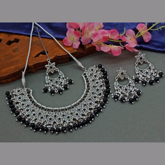 JewelMaze Silver Plated Crystal Stone And Pearls Necklace Set