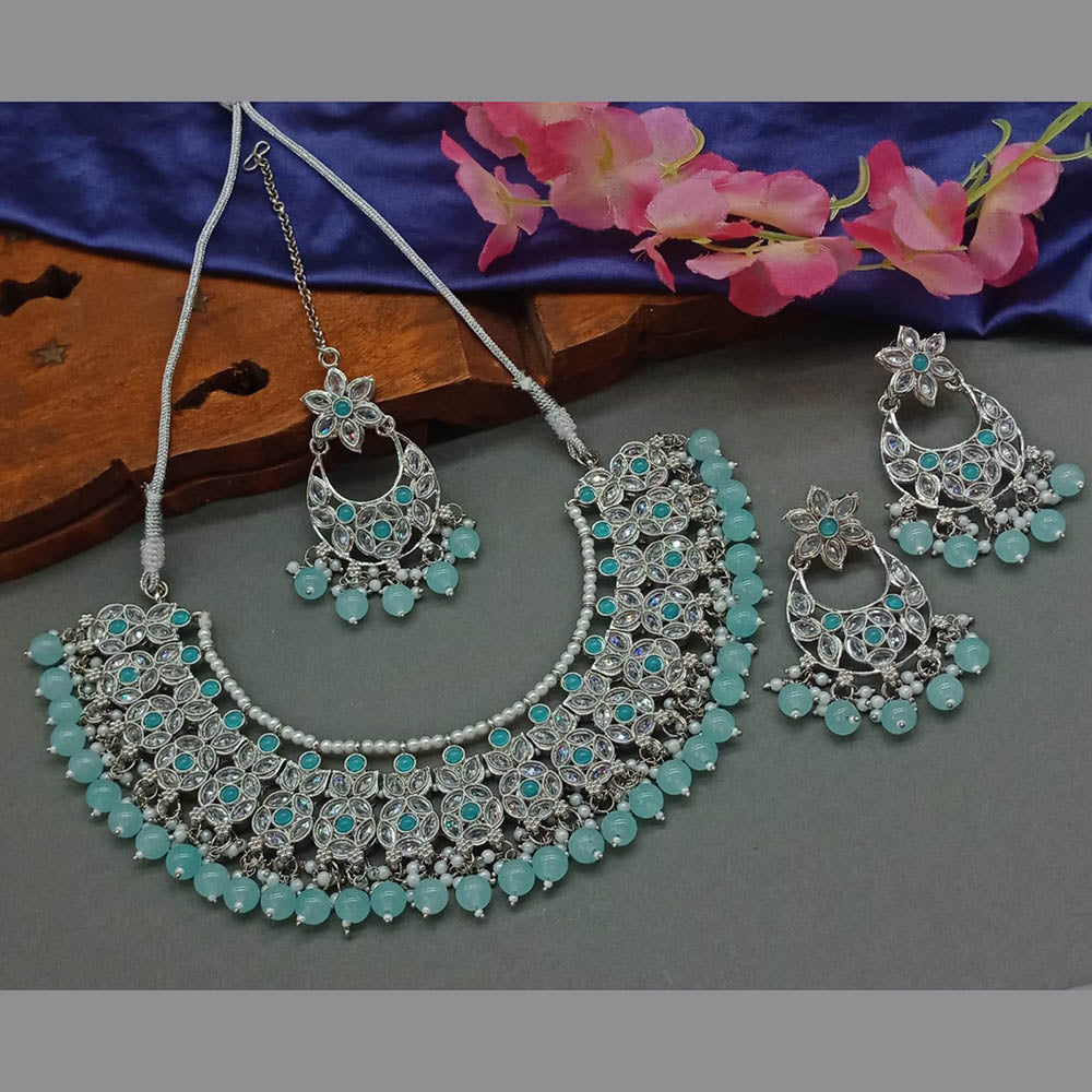 JewelMaze Silver Plated Crystal Stone And Pearls Necklace Set