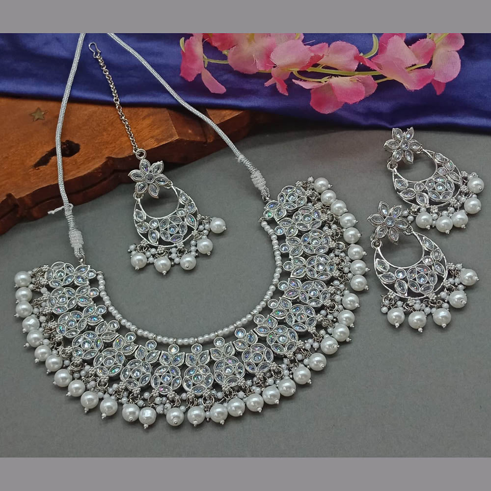 JewelMaze Silver Plated Crystal Stone And Pearls Necklace Set