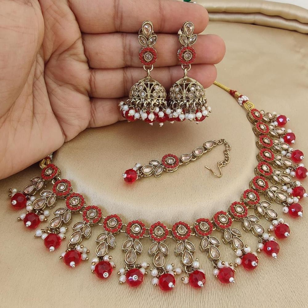 JewelMaze Gold Plated Crystal Stone And Pearls Necklace Set