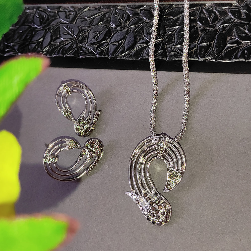 The99Jewel Austrian Stone Silver Plated Pendant Set