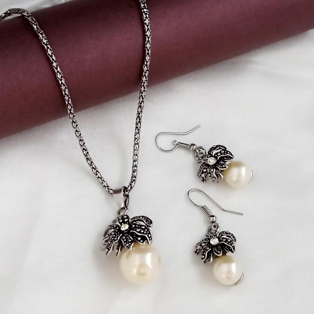 Kriaa White Austrian Stone And Pearl Silver Plated Pendant Set - 1201190
