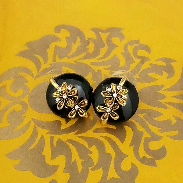 Kriaa White Austrian Stone Gold Plated Stud Earrings - 1311415D